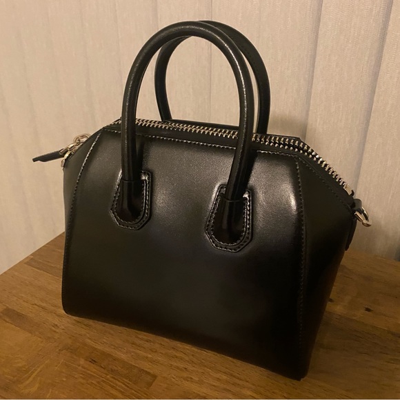 Givenchy Mini Antigona in Black Smooth Leather - Picture 2 of 3